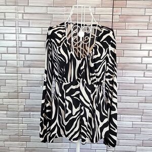 Worthington zebra print blouse Size M